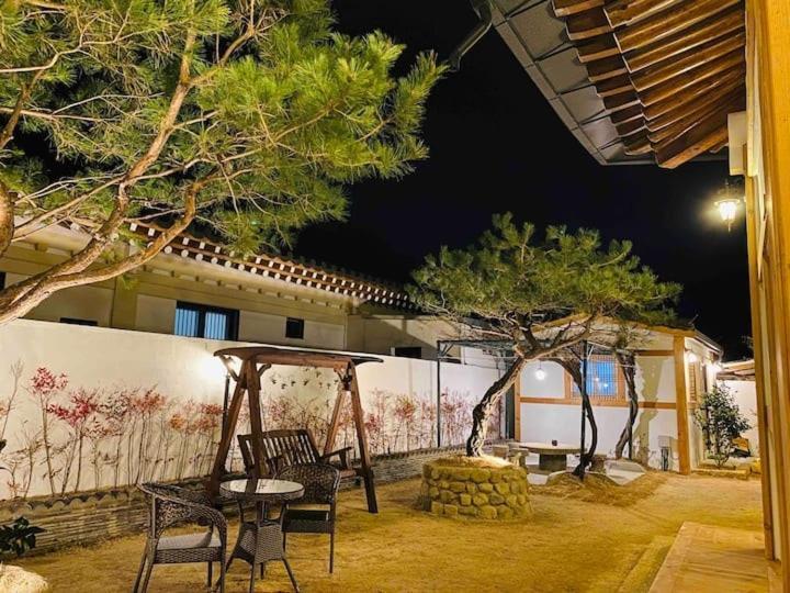 Adam Guesthouse Gyeongju Værelse billede