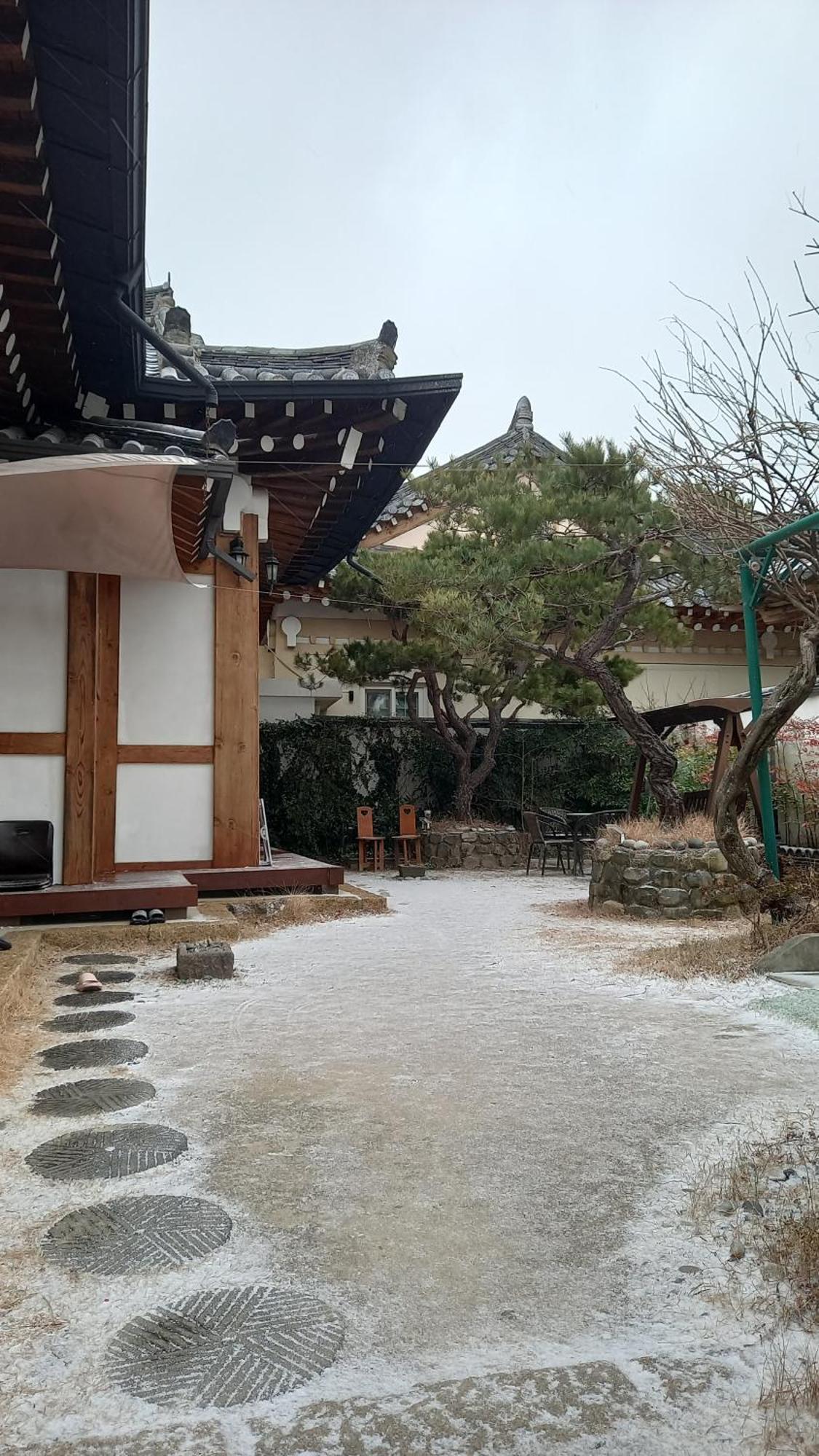 Adam Guesthouse Gyeongju Værelse billede
